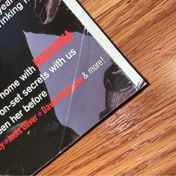 British Glamour UK Magazine April 2006 - Picture 3 of 7